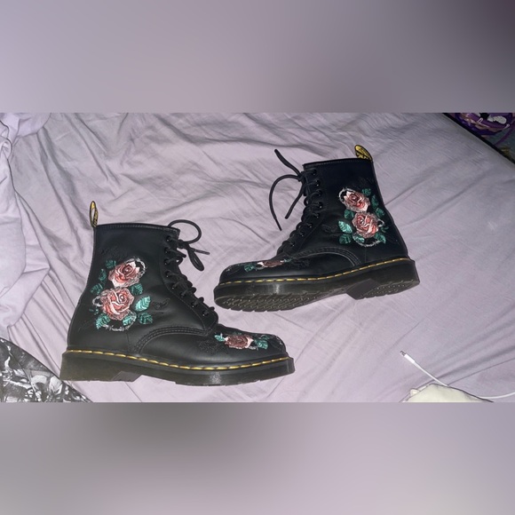 rose Dr. Martins - Picture 4 of 8